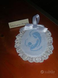 Capoculla per bebè punto croce Madonnina celeste