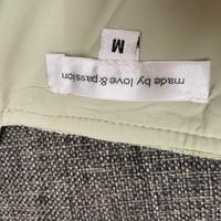 vestito nuovo semplice ma elegante.