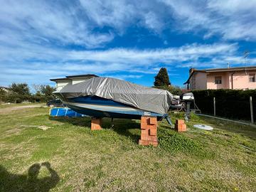 Bayliner capri semicabinato