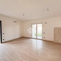 PORZIONE DI BIFAMILIARE A ANZIO