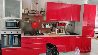 Cucina e dispensa armadio