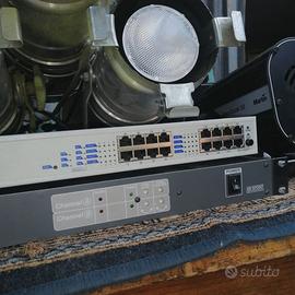 In blocco: Vari materiali elettrici