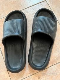 Pantofole nere 44