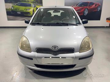 Toyota Yaris 1.0i 16V cat 5 porte Sol