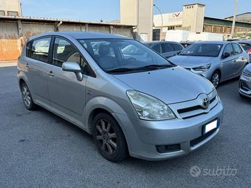 TOYOTA Corolla Verso 2.0 16V D-4D