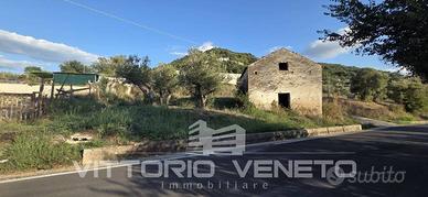 Immobile di 390 m² con 2 locali a Laureana Cilento