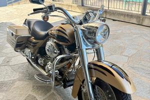 HARLEY-DAVIDSON Road King 1690 CVO centenario FLHR