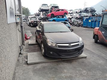 OPEL ASTRA 1.9 TD 2006 Z19DTH  PER RICAMBI