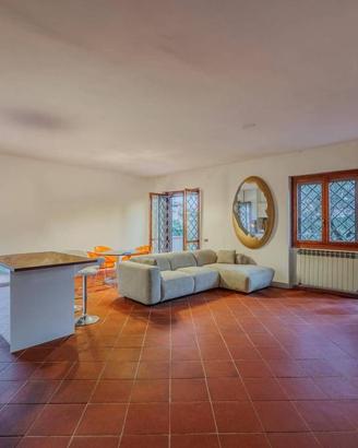 Affascinante casa a schiera angolare con ampio gia