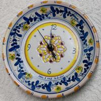 Orologio da parete in ceramica di Caltagirone