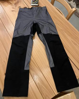 Pantaloni la sportiva
