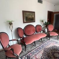 Divano con poltrone dell’800