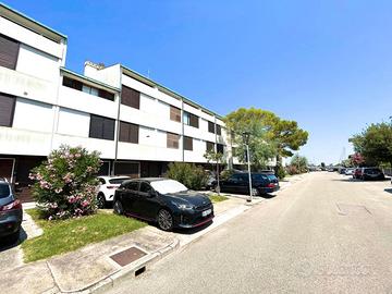 Terramare villaschiera quadricamere con posto b...