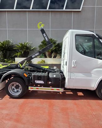 IVECO DAILY 35C18 CON GANCIO SCARRABILE