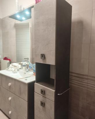 Mobiletto bagno con specchio girevole