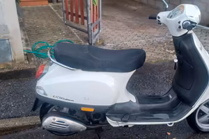 Piaggio Vespa 50 LX - 2010