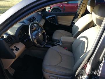 Fuoristrada Toyota Rav4