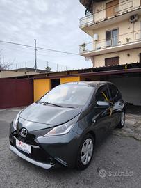 Toyota Aygo 1.0 VVT-i 69 CV 5 porte x-business MMT