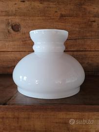 Paralume vintage a cupola in vetro opalino bianco 