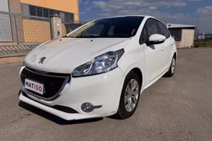 PACCHETTO : PEUGEOT 208 + Smart. Prezzo 3290€