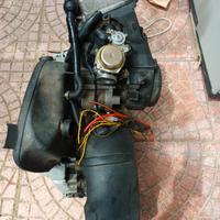 motore vespa piaggio 125.4T.