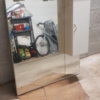 Mobile bagno con specchio e luci