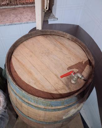 Botte  in legno per vino N 1 Rovere/  N 1Castagno 