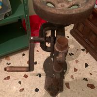 Trapano a colonna antico