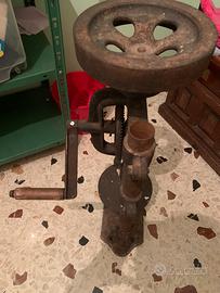 Trapano a colonna antico