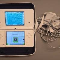 Nintendo DSi con custodia (vedi extra)