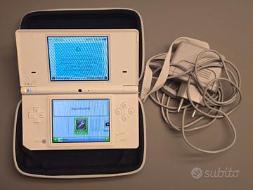 Nintendo DSi con custodia (vedi extra)