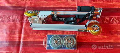 Monopattino in alluminio e ruote in poliuretano