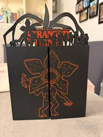 ESPOSITORE STRANGER THINGS KINDER JOJ