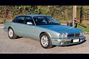 Jaguar XJ8 3.2