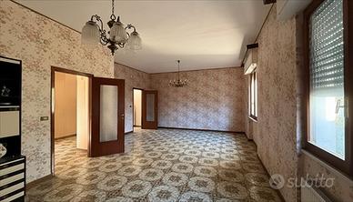 Villa libera su tre lati