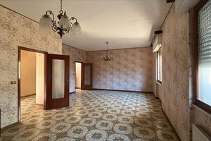Villa libera su tre lati