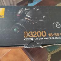 Nikon D3200 con obiettivi