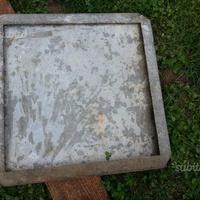 Chiusino x pavimento carrabile 50x50 con telaio