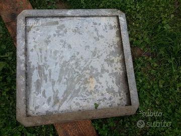 Chiusino x pavimento carrabile 50x50 con telaio