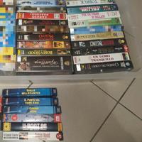 Lotto composto da 22 VHS di film cult e di guerra.