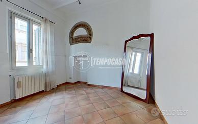 TRILOCALE CON SOLAIO IN ZONA CENTRALE!!!