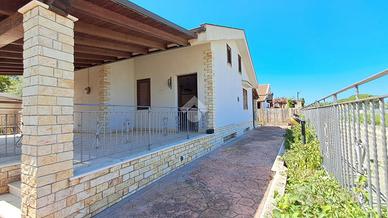 VILLA SINGOLA A CAMPOFELICE DI ROCCELLA