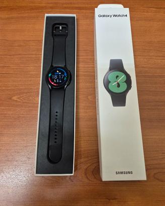 Samsung Galaxy Watch 4 smartwatch Android