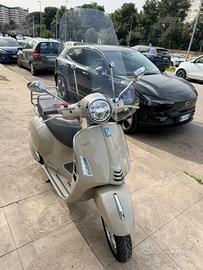 Vespa 300 gts
