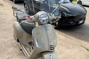 Vespa 300 gts