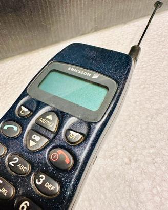 Collezione privata telefono vintage. Leggi