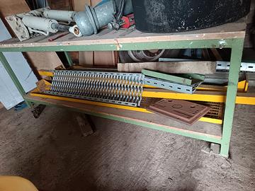 banco da lavoro con ruote