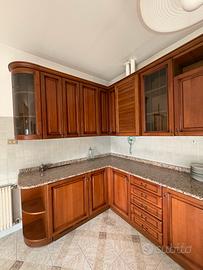 Cucina completa in legno massiccio