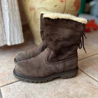 Stivali marroni di pelle con pelliccia caterpillar