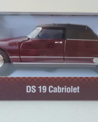 Modellino DS 19 Cabriolet della WELLY